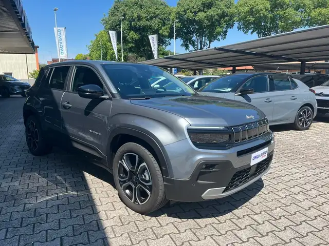 Jeep Avenger view 3