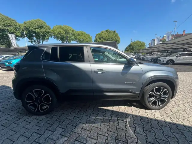 Jeep Avenger view 4