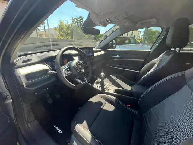 Jeep Avenger view 8
