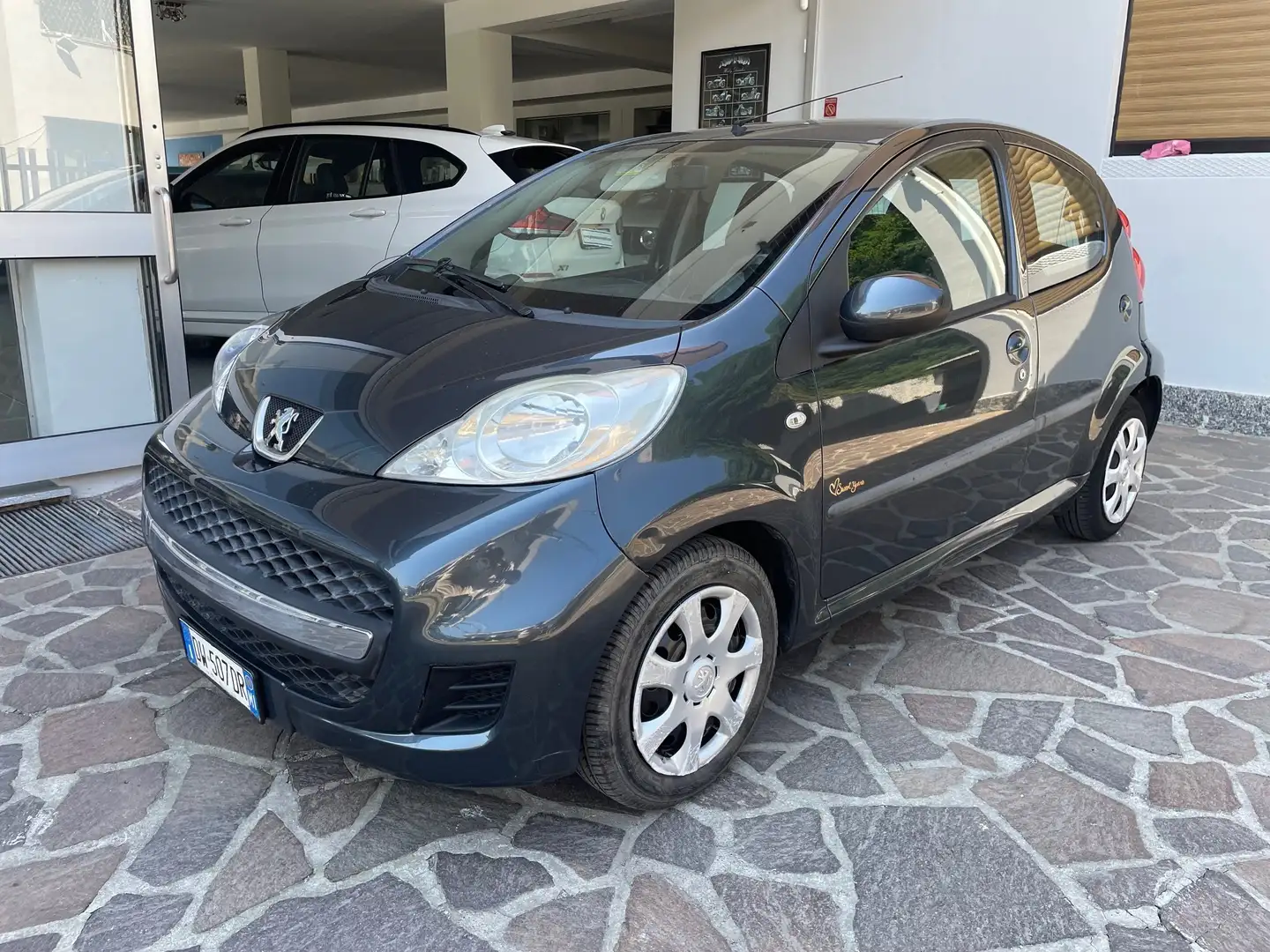 Peugeot 107 1.0 12v sweet years 5p FL UNICO PROPR. OK NEOPATEN Grigio - 1