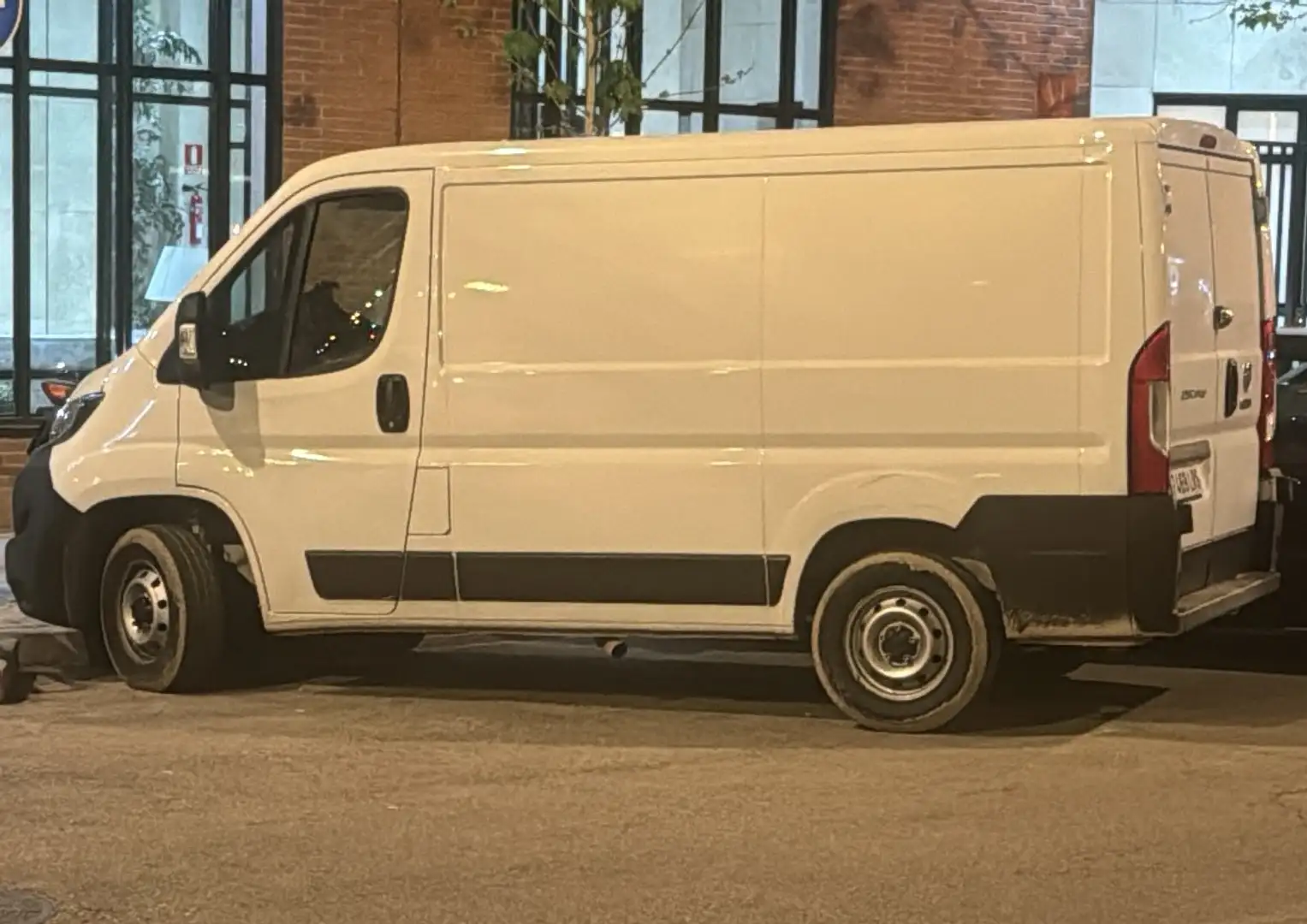 Fiat Ducato Fg. 30 2.2Mjt L1 H1 Panelado 140CV - 2