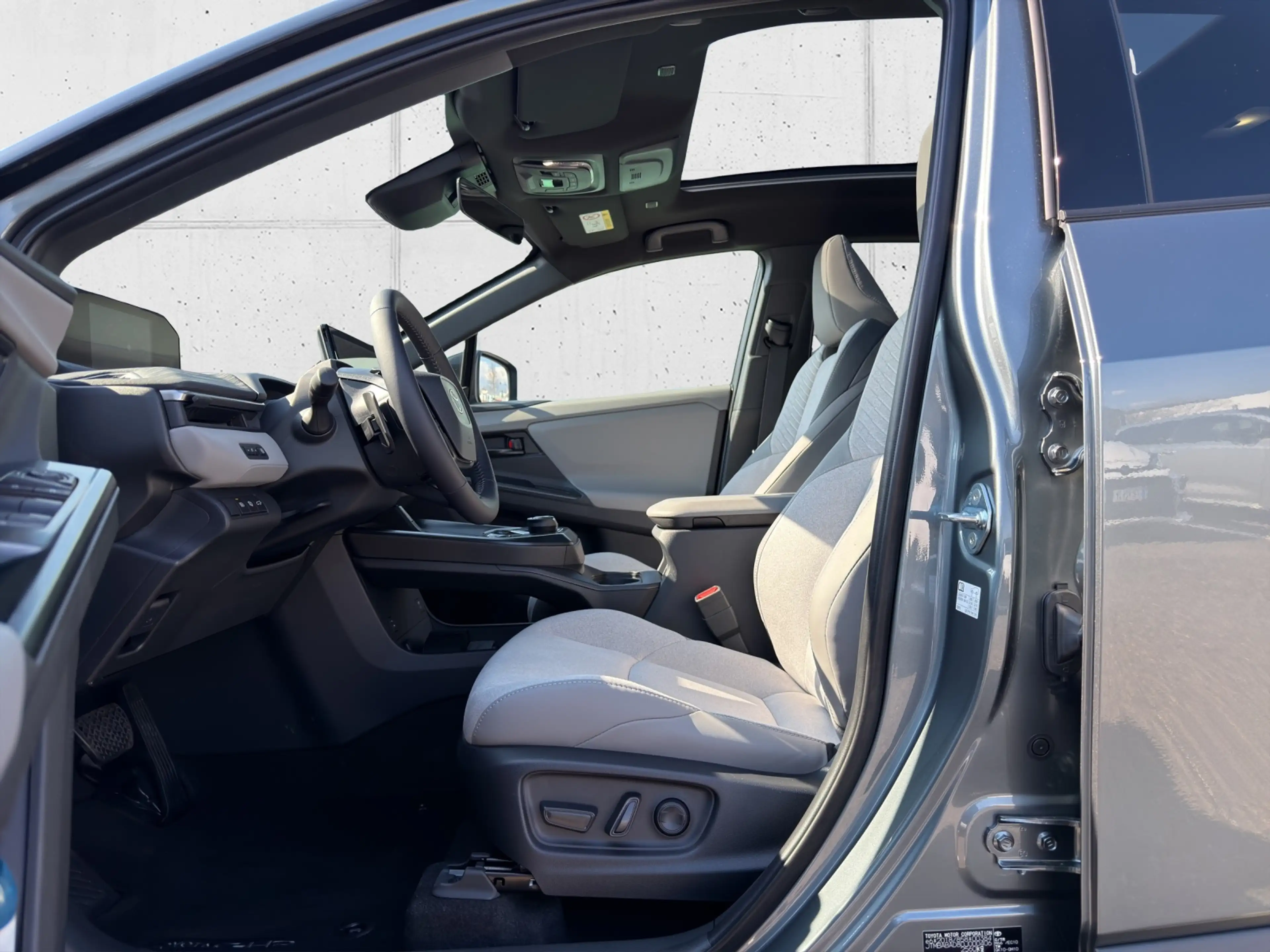 Toyota C-HR + Elektrik AWD Lounge - 501km Reichweite 5t. — photo 7
