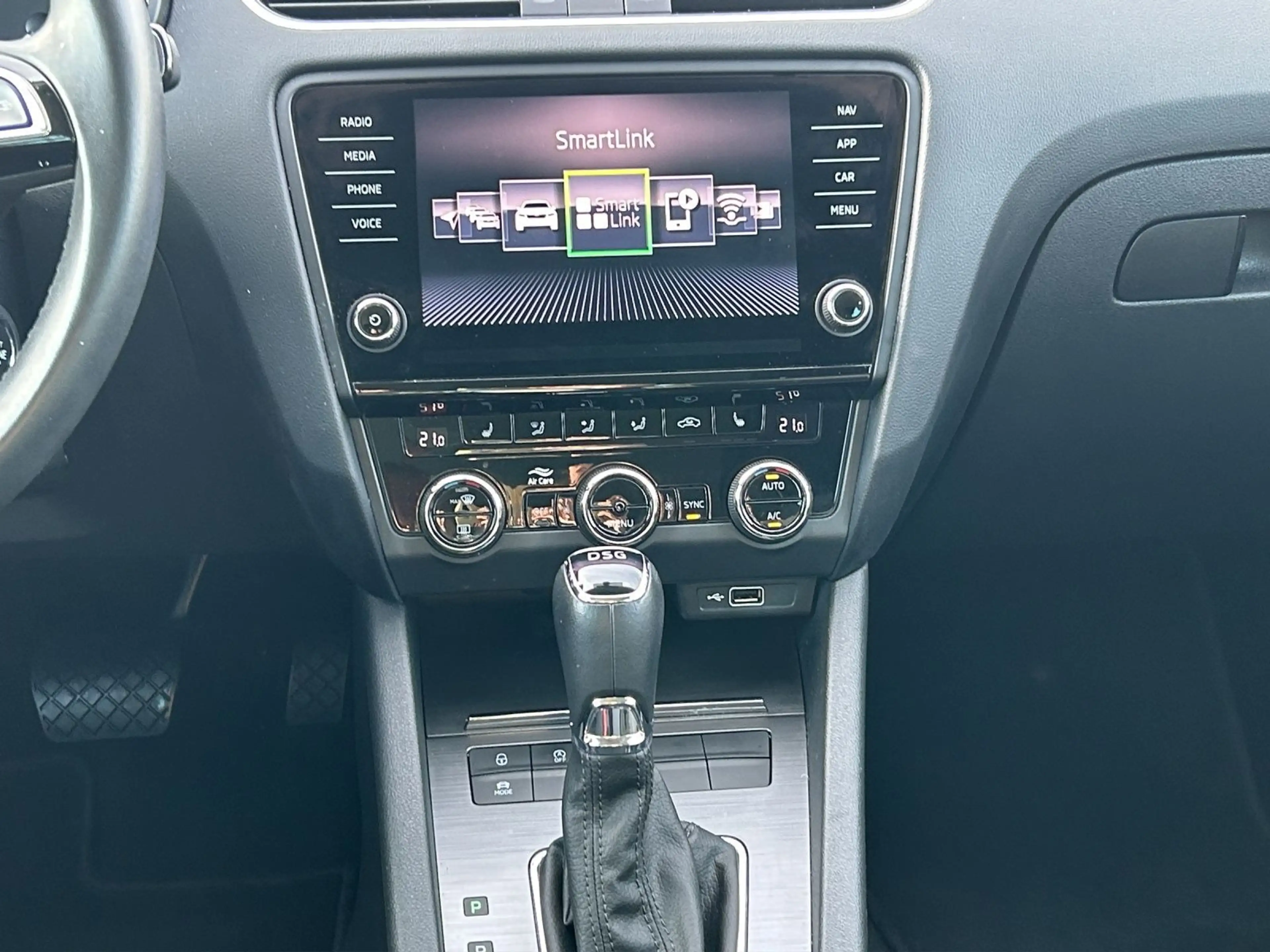 Skoda Octavia Combi SOLEIL 2.0 TDI DSG NAVI ACC SHZ — photo 11