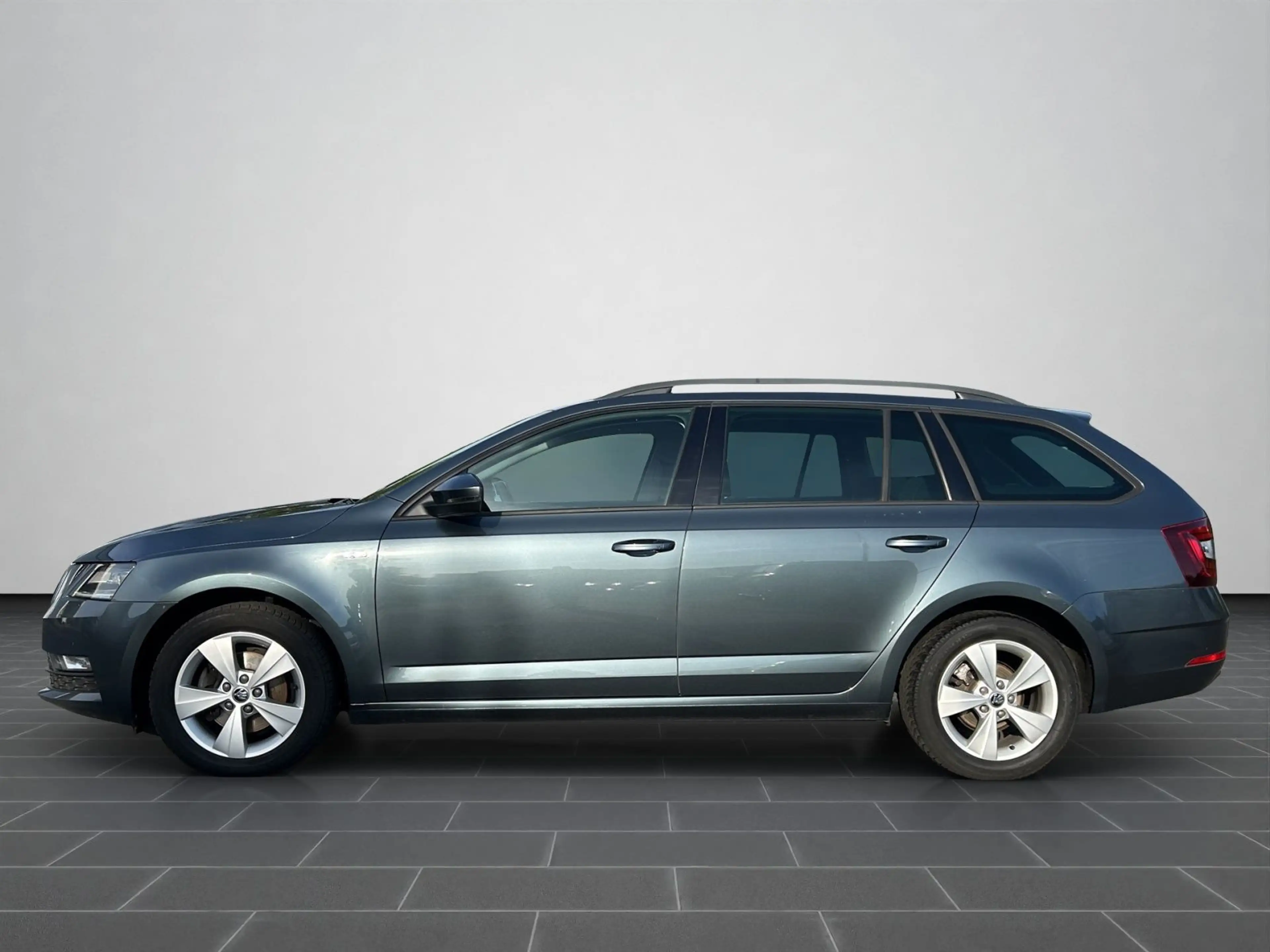 Skoda Octavia Combi SOLEIL 2.0 TDI DSG NAVI ACC SHZ — photo 7