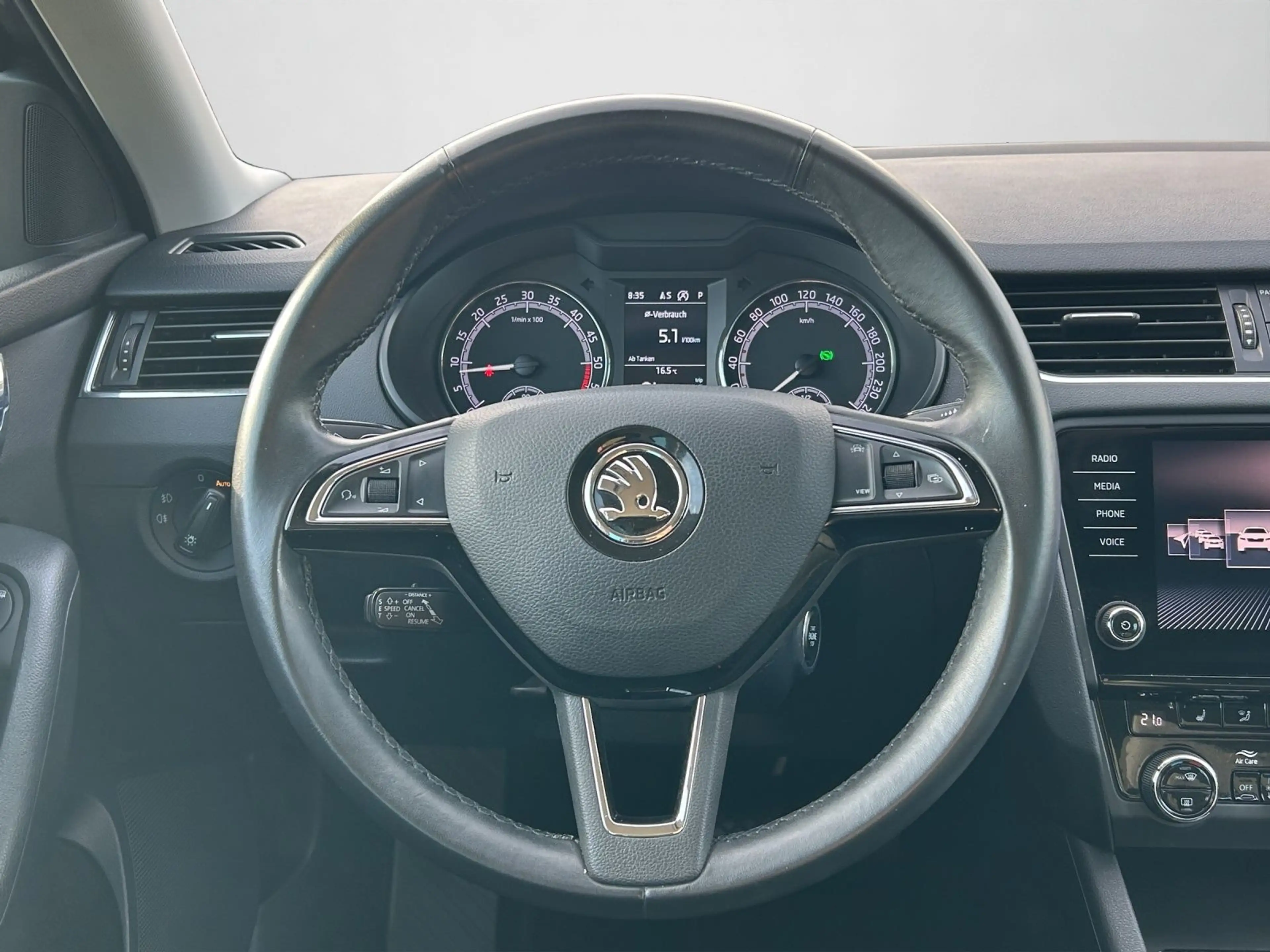 Skoda Octavia Combi SOLEIL 2.0 TDI DSG NAVI ACC SHZ — photo 9