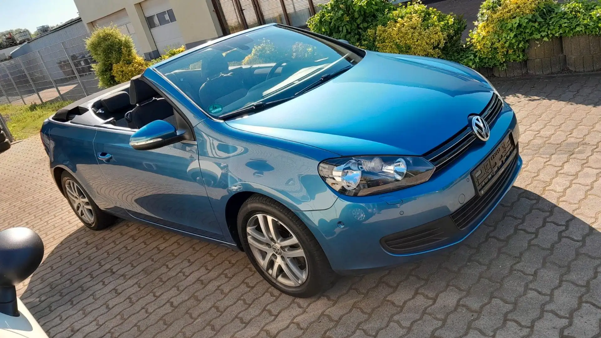 Volkswagen Golf VI Cabriolet Kamera/Navi/SHZ/Park Assist/ Blau - 2