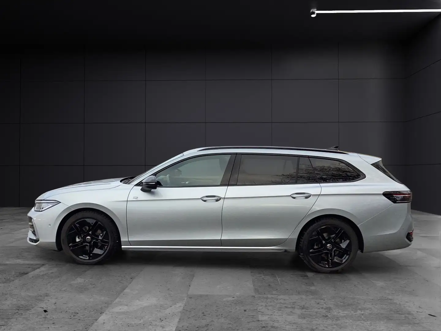 Volkswagen Passat TDI R-Line Black Style MatrixLED AHK ACC DCC Ka... Silber - 2