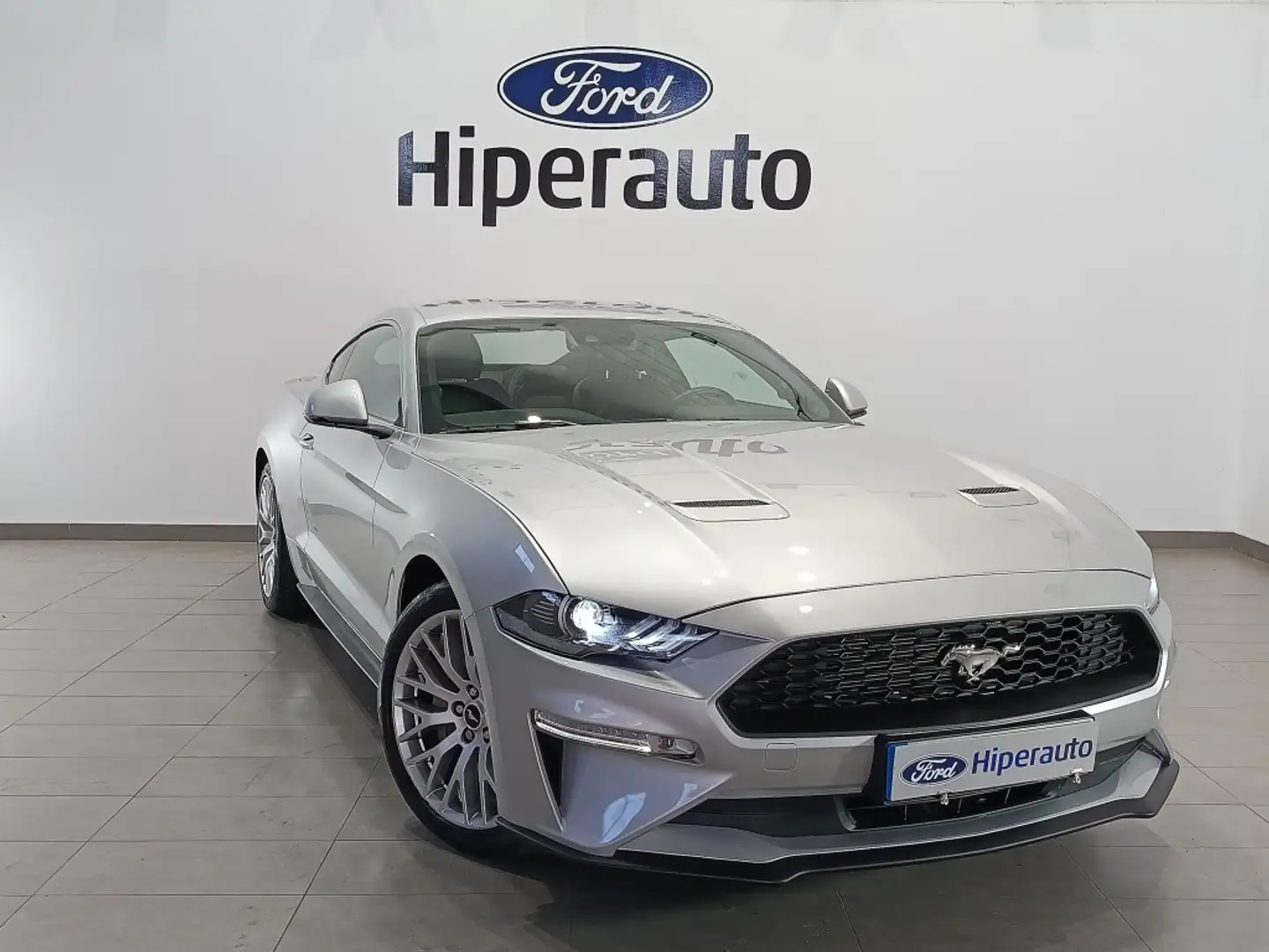 Ford Mustang Fastback 2.3 EcoBoost Aut. Gris - 1