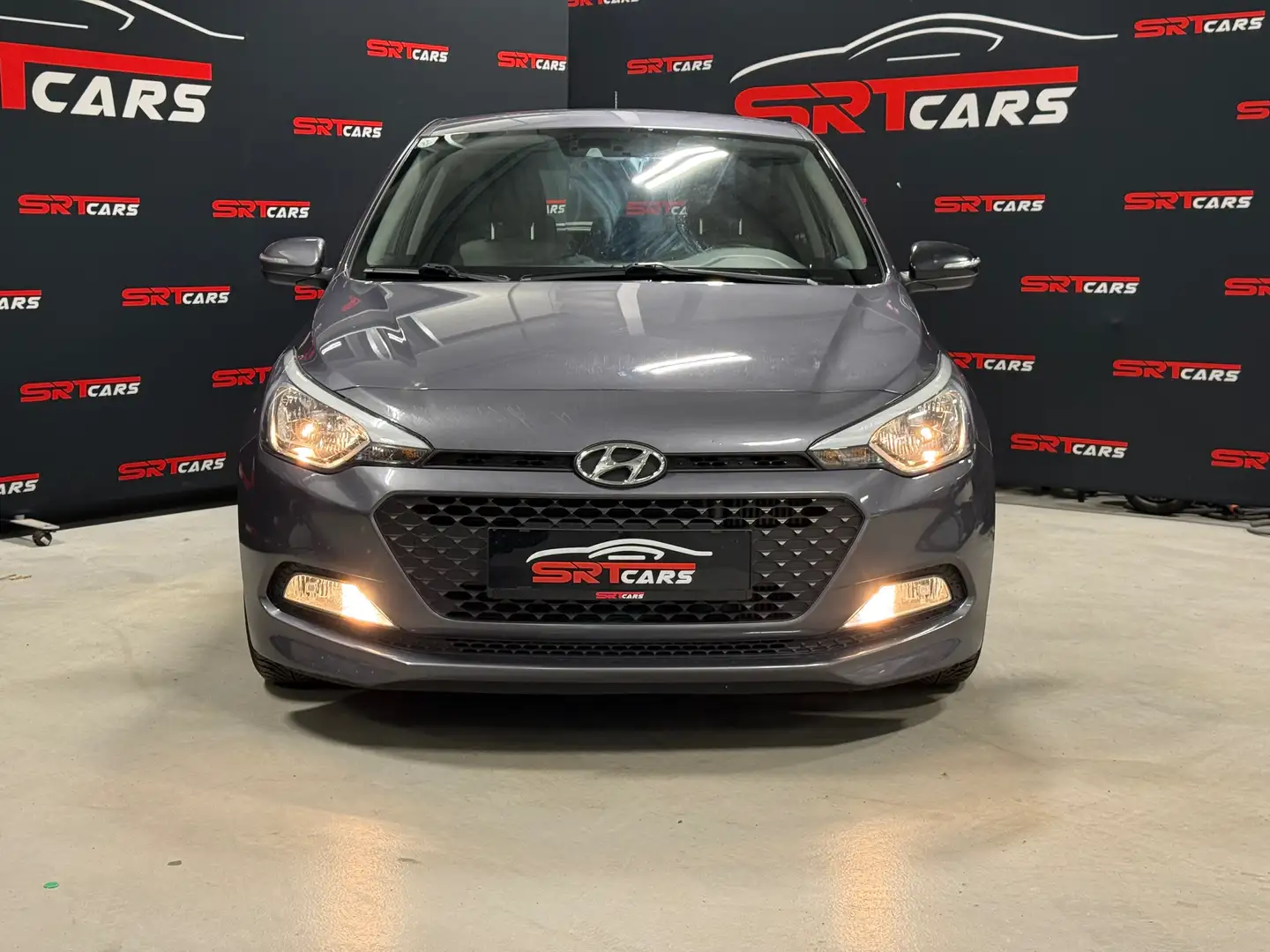 Hyundai i20 Basis Diesel*Schalter*Tempomat*Einparkhilfe hinten Grau - 2
