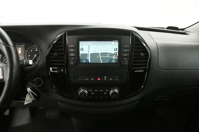 Mercedes-Benz Vito view 11