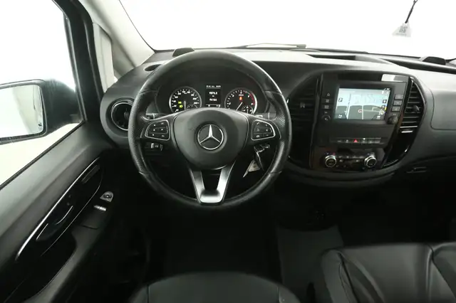 Mercedes-Benz Vito view 2