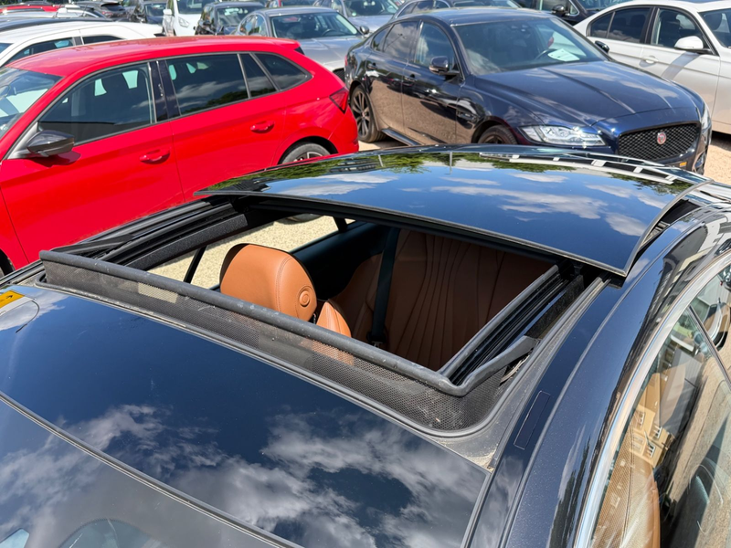 Mercedes-Benz E 400 d 4Matic Coupe — photo 11