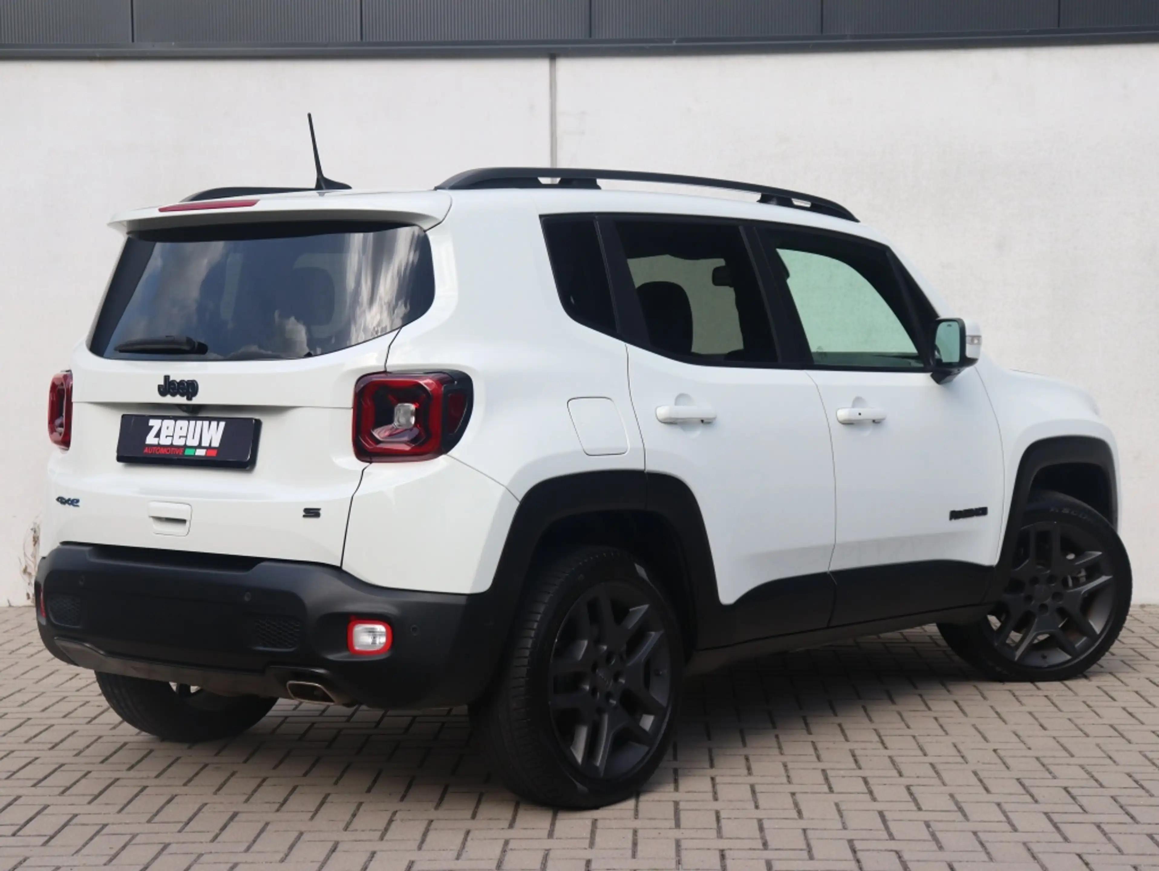 Jeep Renegade 4xe 240 PK Hybrid S | Navi | Carplay | LED | Leder — photo 2