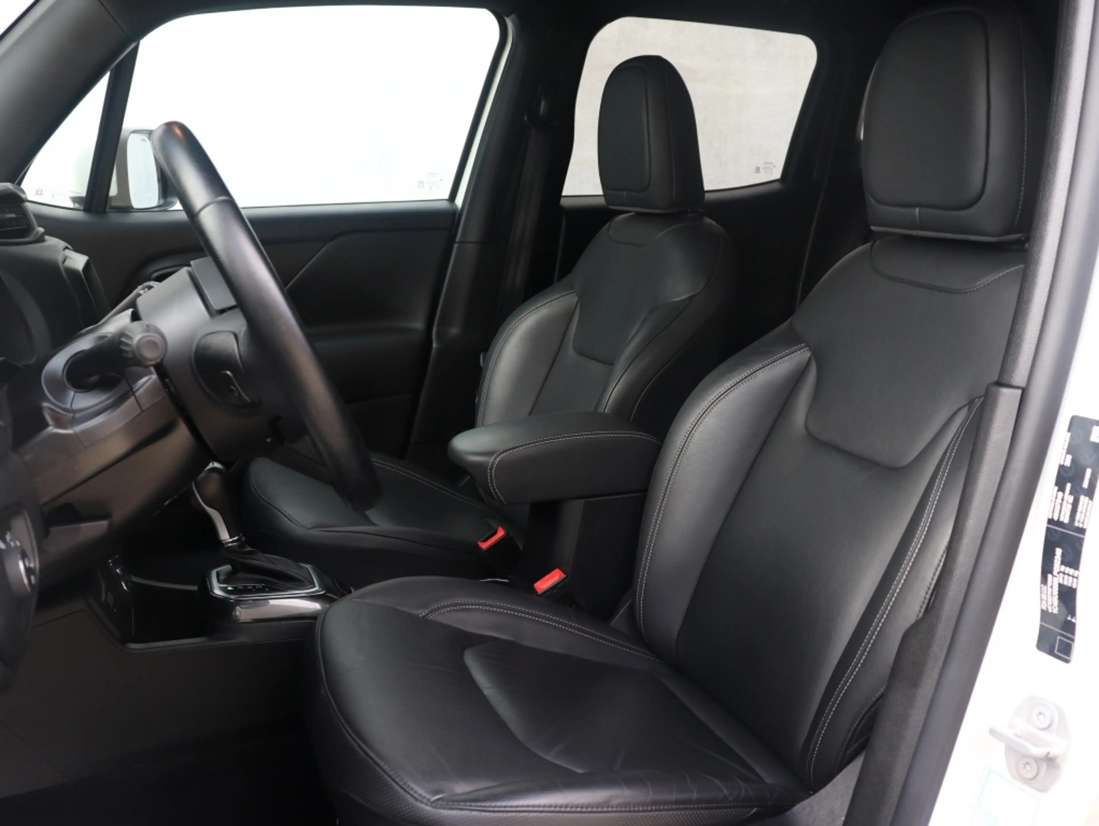 Jeep Renegade 4xe 240 PK Hybrid S | Navi | Carplay | LED | Leder — photo 3