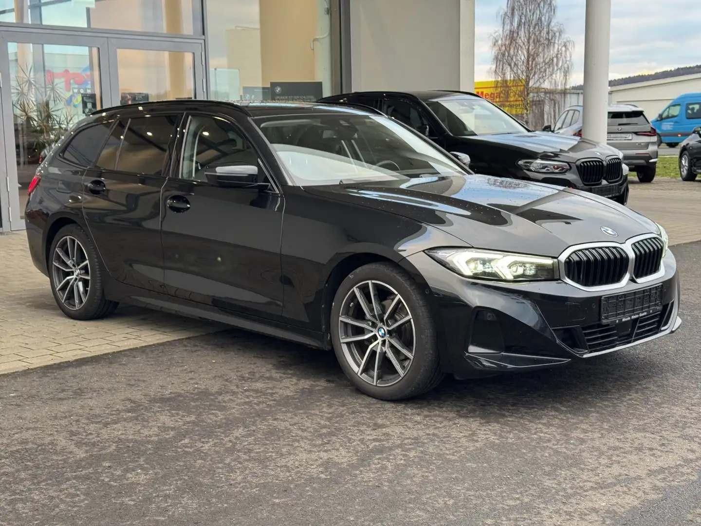 BMW 318 d Touring Navi.Tempomat.DAB.SH.ParkA.SSGL. Schwarz - 2