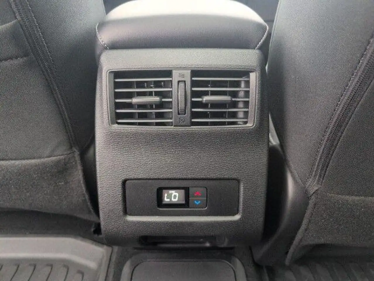Mitsubishi Outlander снимка Mitsubishi Outlander