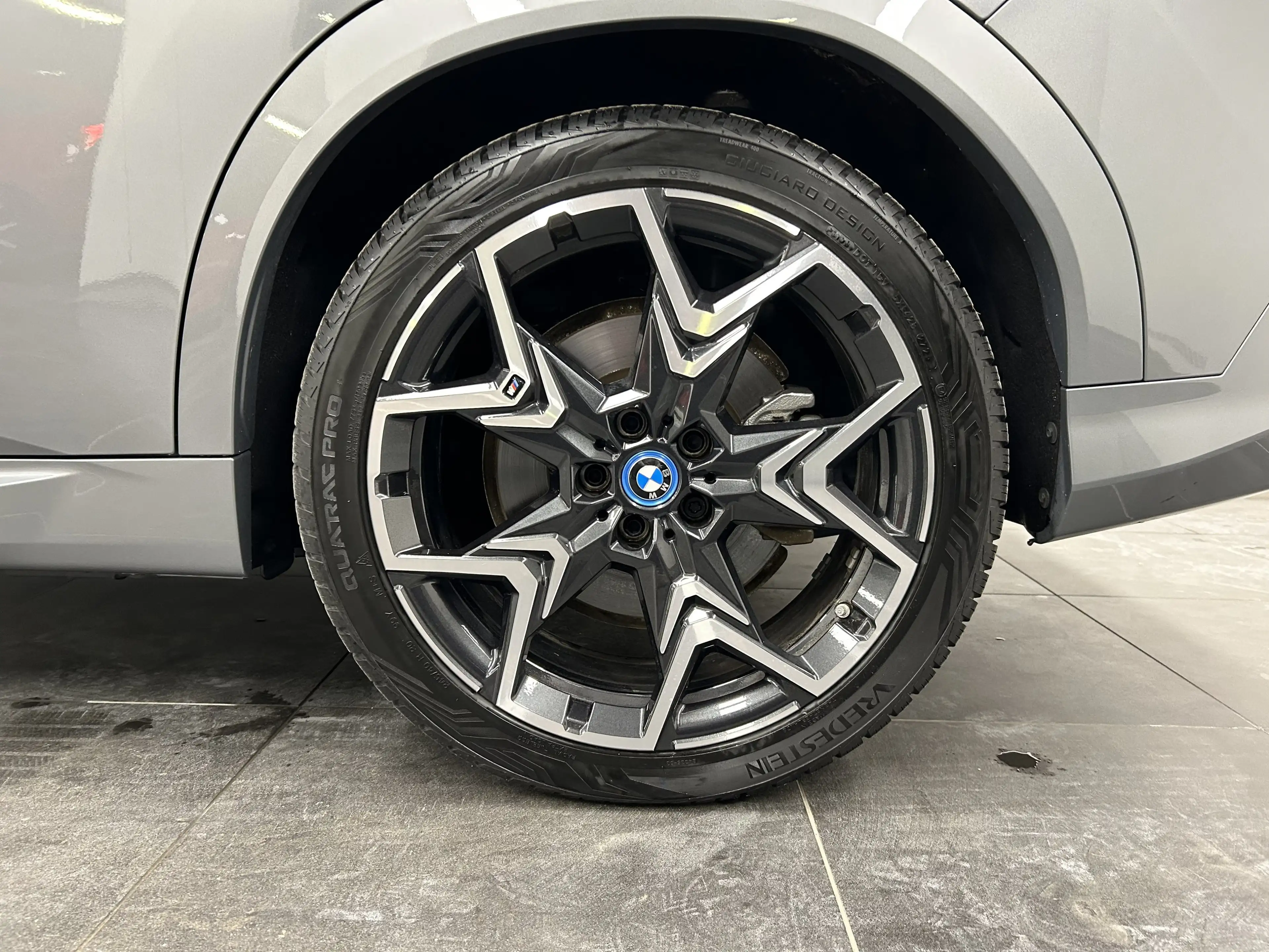 BMW iX2 xDrive30 — photo 5