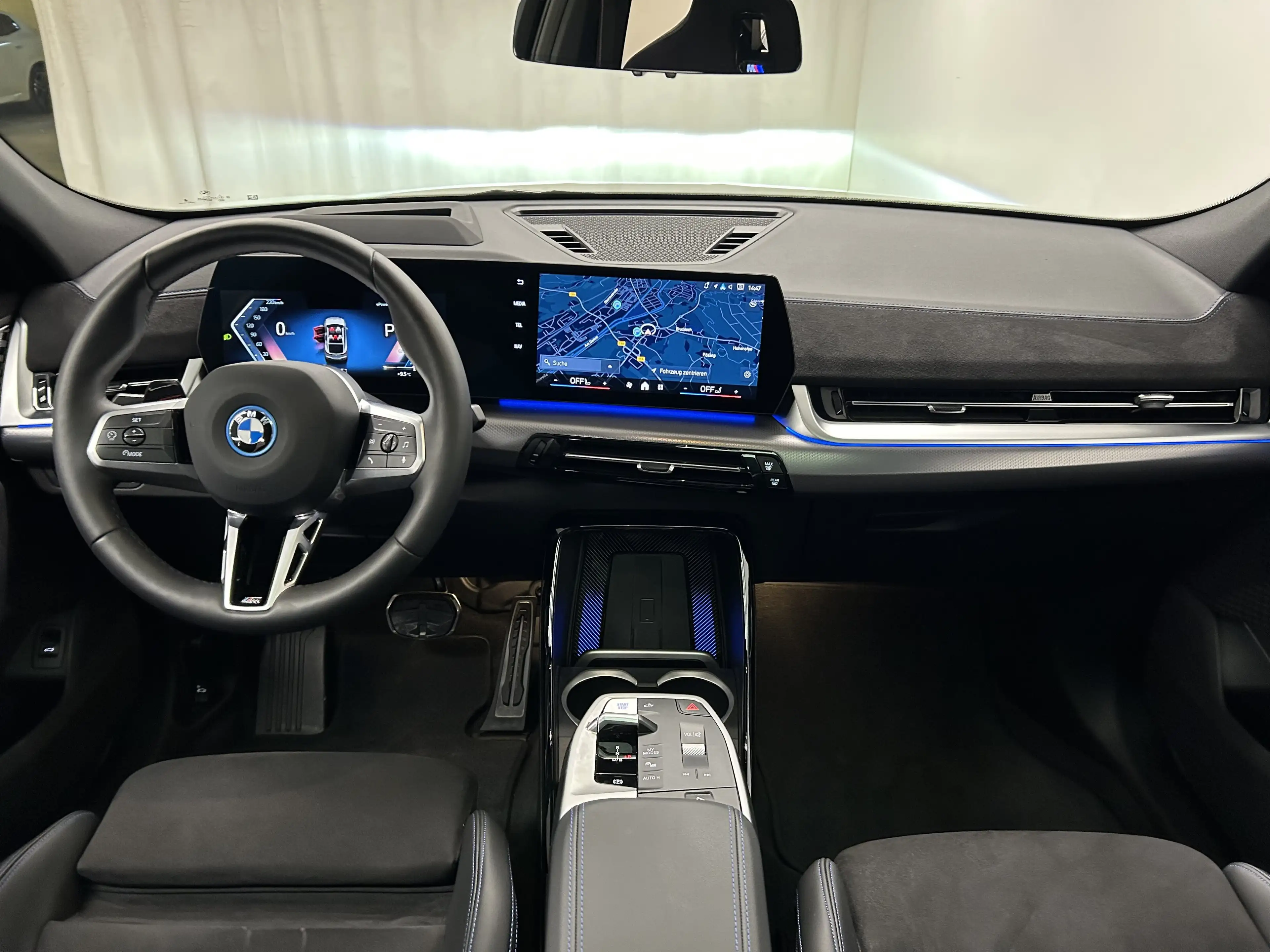 BMW iX2 xDrive30 — photo 4
