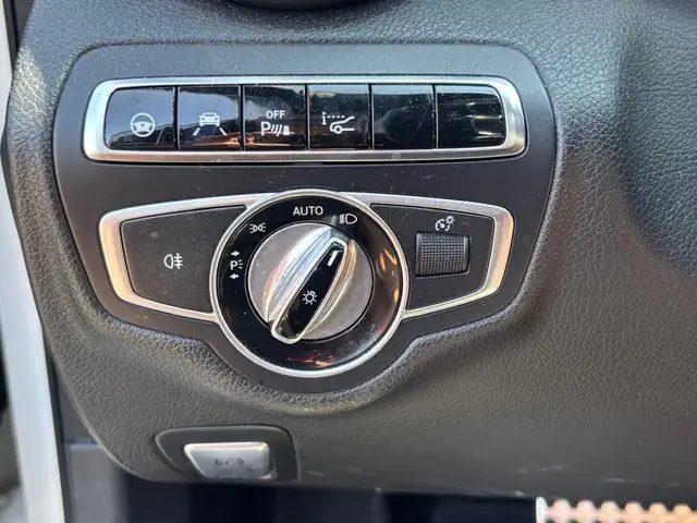 Mercedes-Benz C-Class view 19