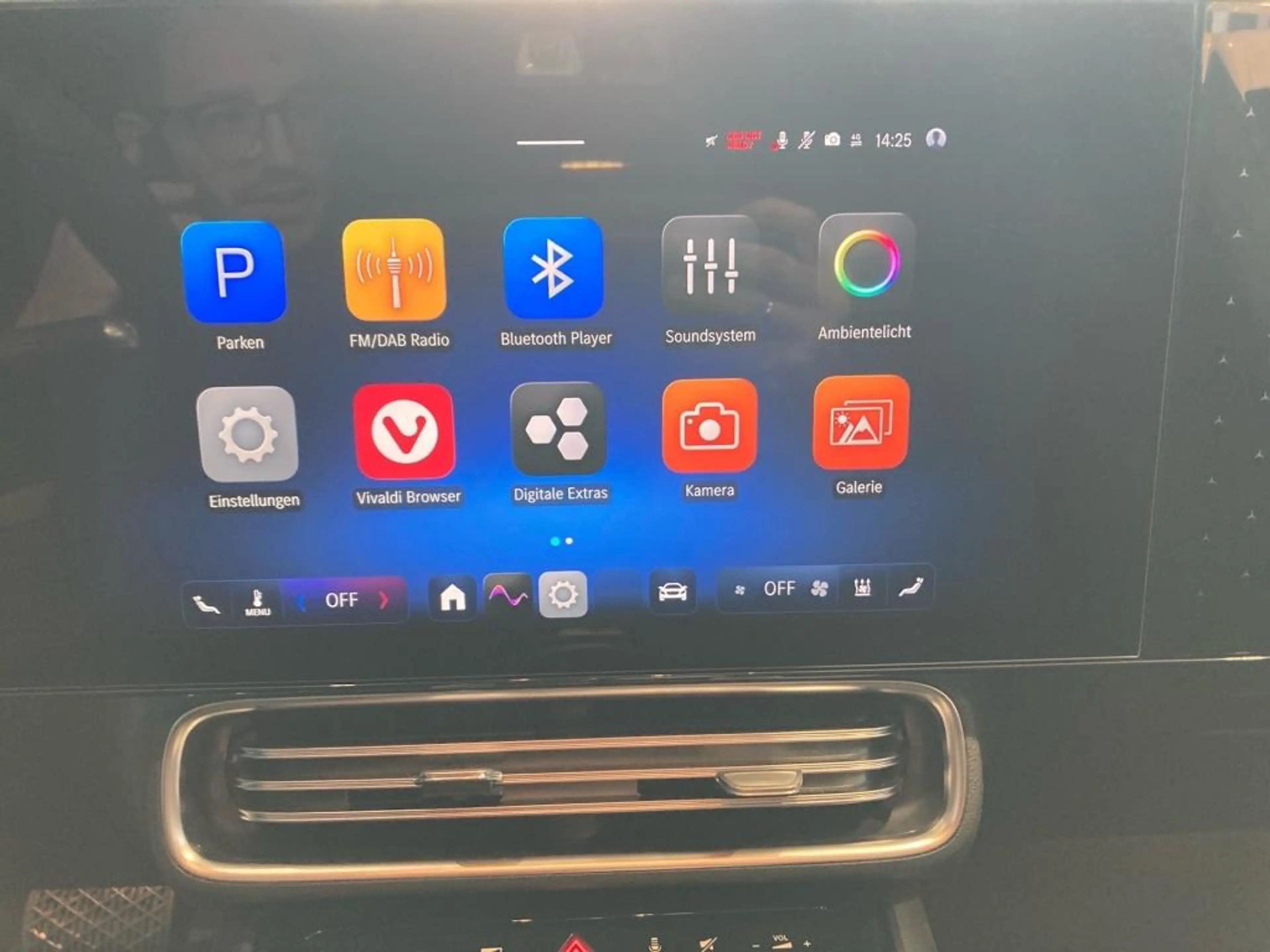 Mercedes-Benz CLA 250 + Progressive+Night+Pano+DISTRON+KEYLESS — photo 13