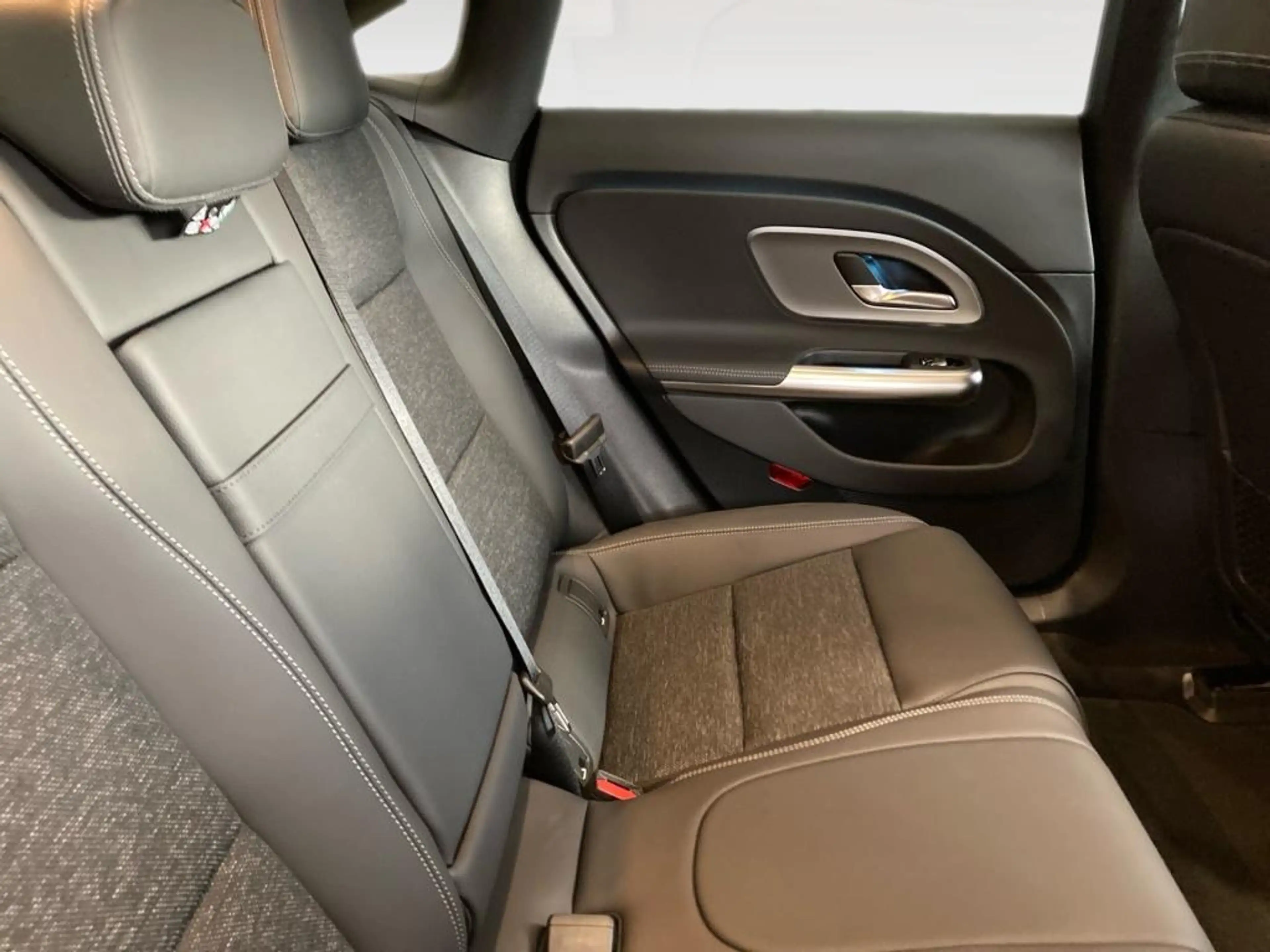 Mercedes-Benz CLA 250 + Progressive+Night+Pano+DISTRON+KEYLESS — photo 9