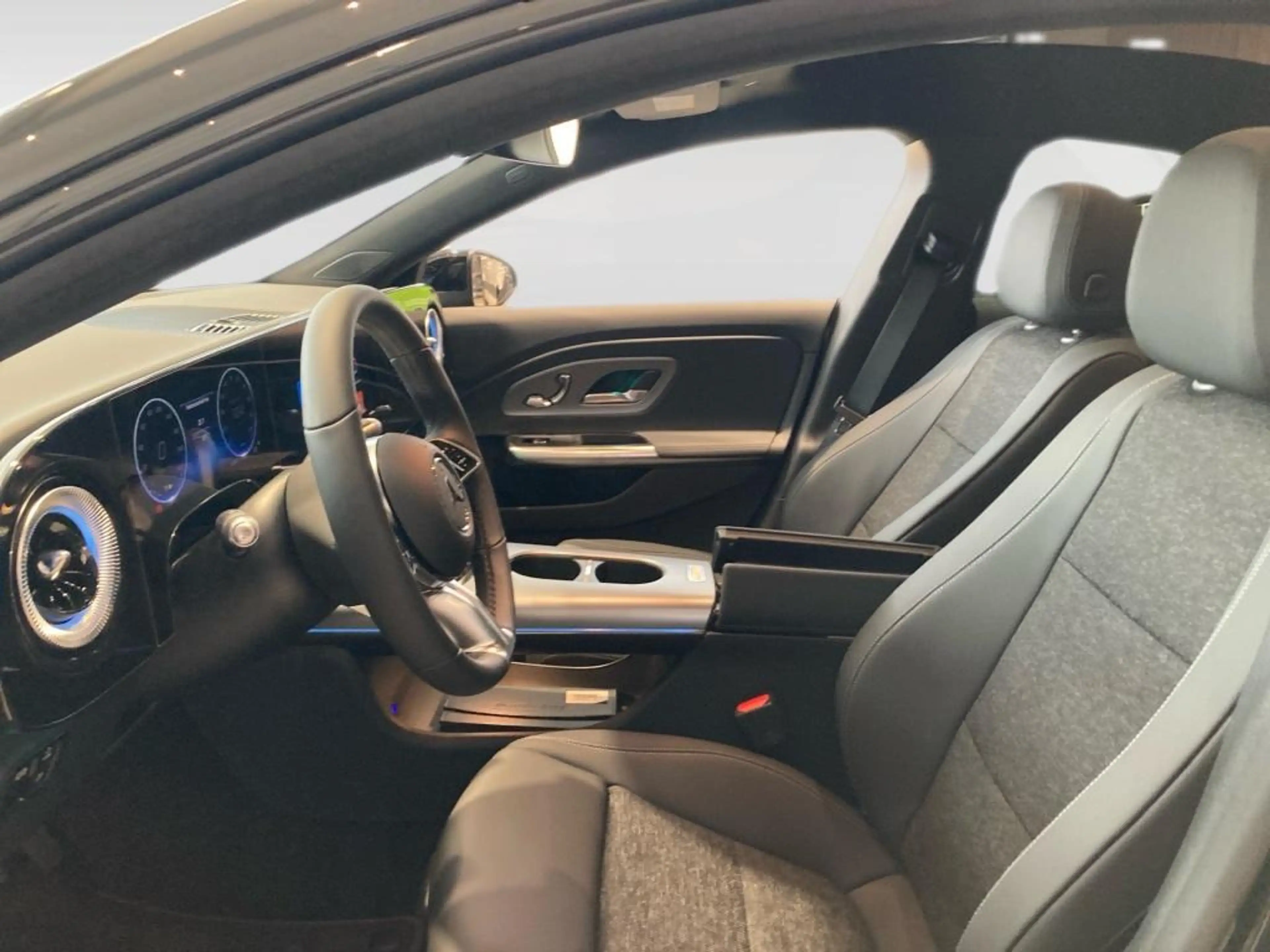 Mercedes-Benz CLA 250 + Progressive+Night+Pano+DISTRON+KEYLESS — photo 11