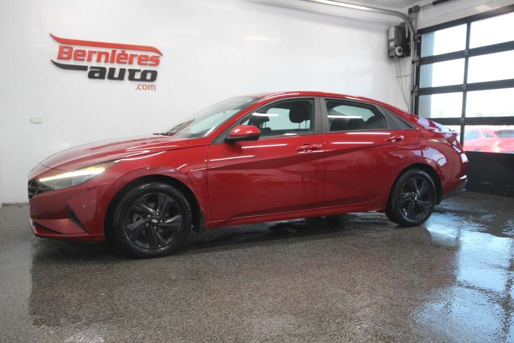 2023 Hyundai Elantra Preferred