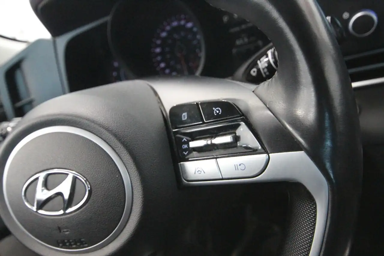 Hyundai ELANTRA photo Hyundai ELANTRA