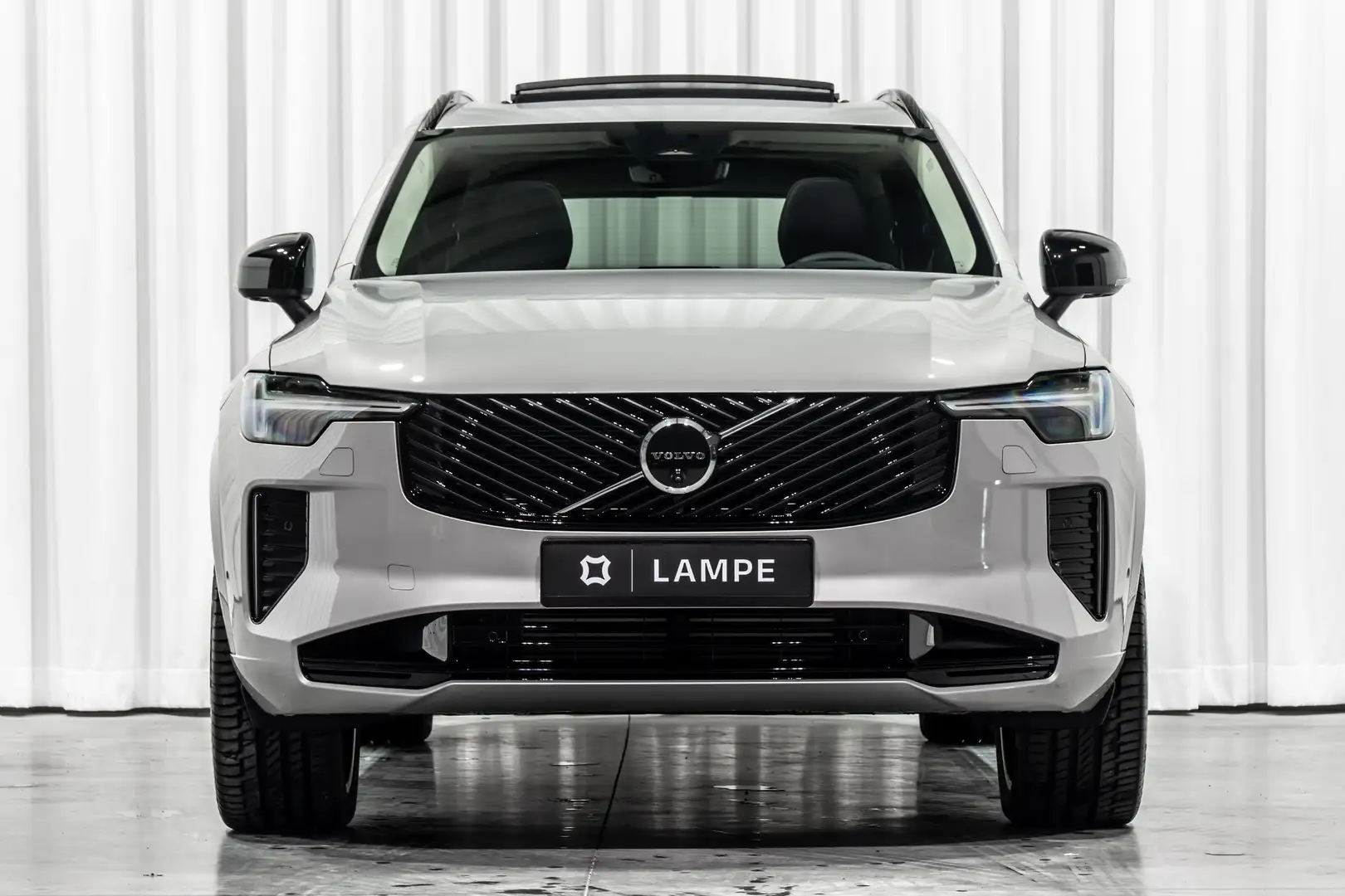 Volvo XC90 T8 AWD Hybrid Ultra Dark Pano Keyless H/K HUD ACC Silber - 2