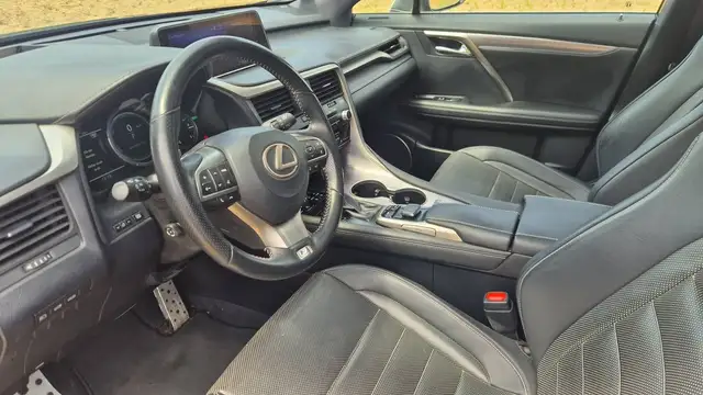 Lexus RX view 8
