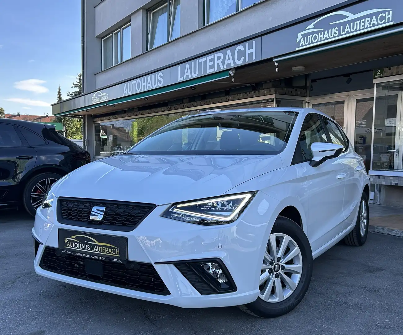 SEAT Ibiza 1,0 TSI Style *18.4000 KM *KAMERA *LED *APP *SHZ Weiß - 1