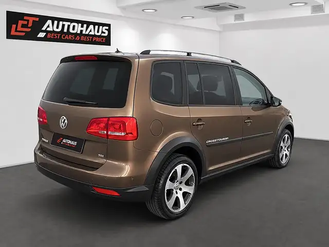 Volkswagen Touran view 6