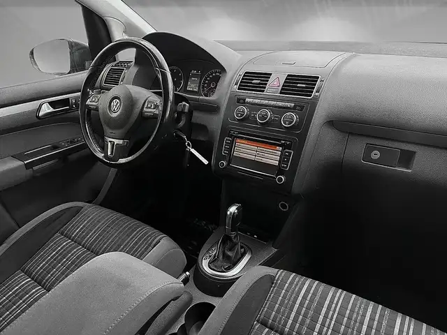 Volkswagen Touran view 10