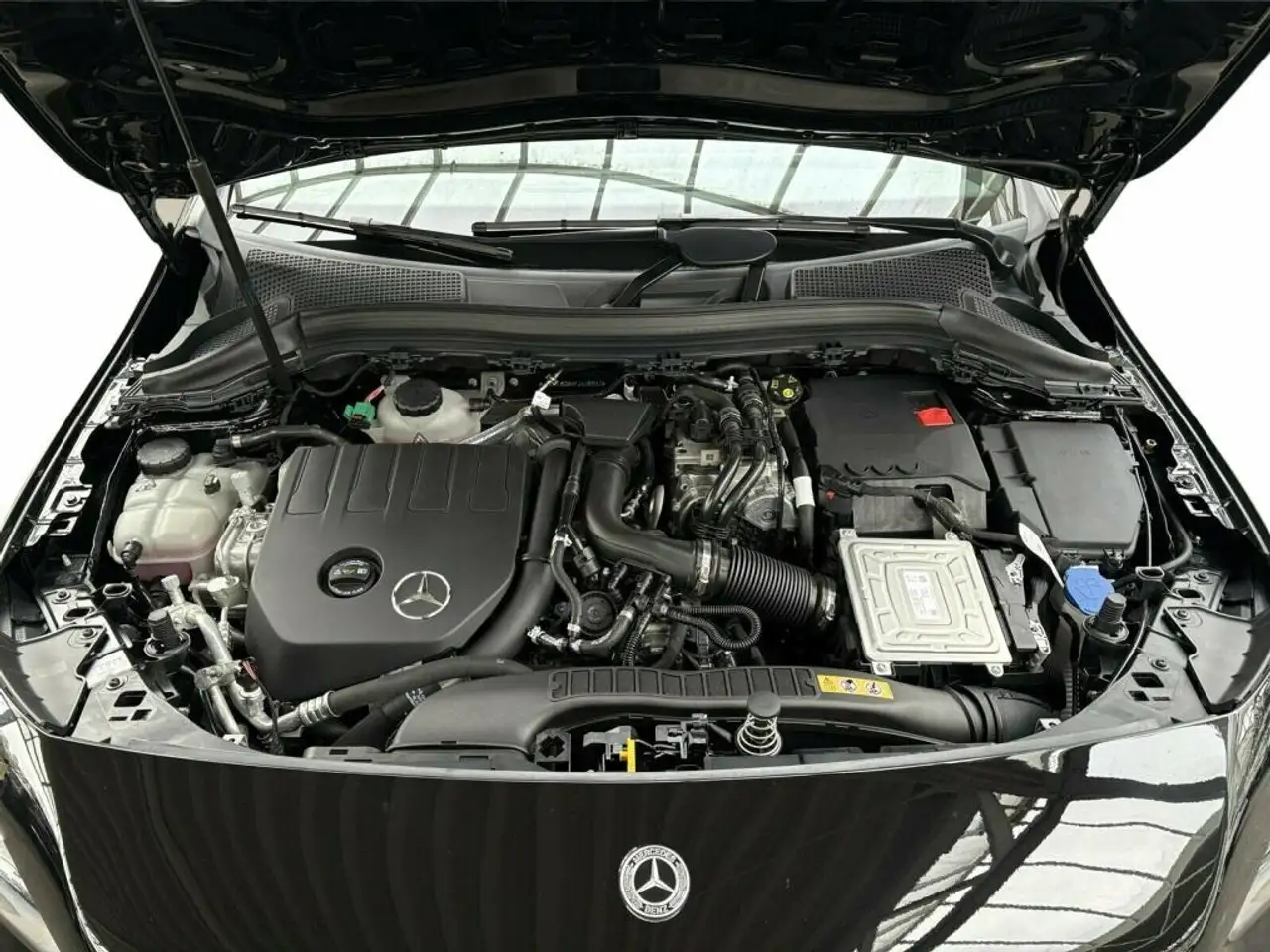 Mercedes-Benz B 250 e 360 AUT Kam. KlimaA LED LM Navi PDC Pano 10