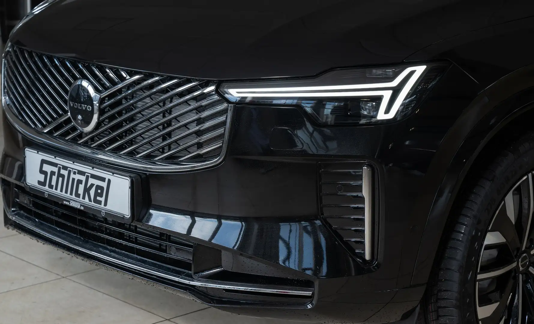 Volvo XC90 NEUES MODELL B5 Plus Bright AWD 7 Sitze 360°Ka. Schwarz - 2