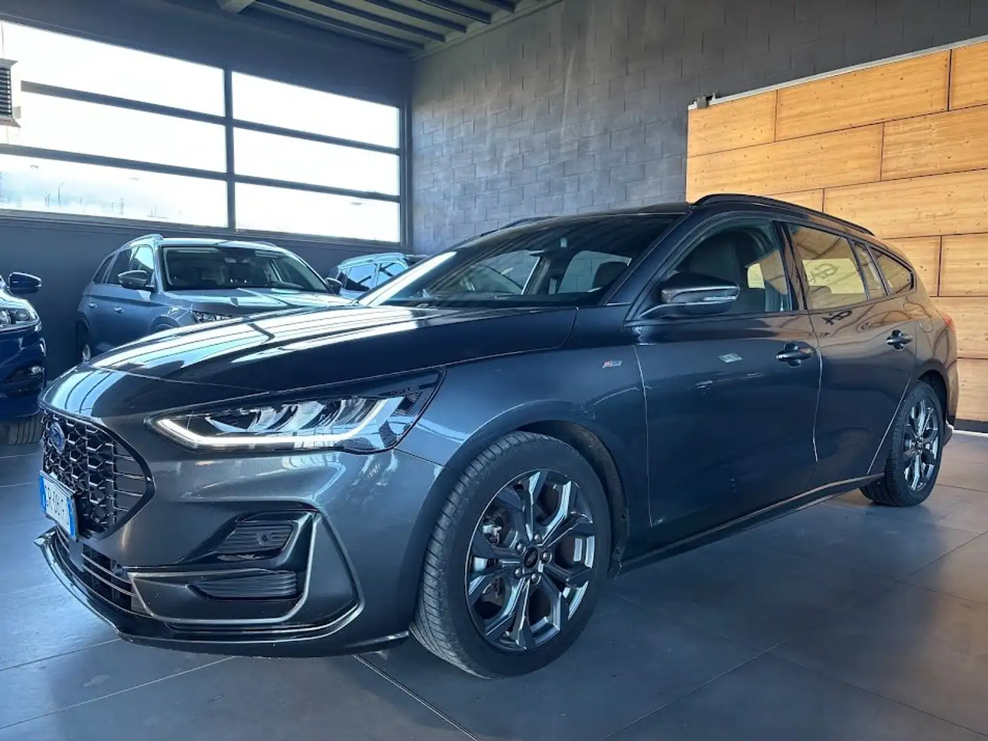 Ford Focus SW 1.0 ecoboost HYBRID ST-Line 125cv powershift Gris - 1