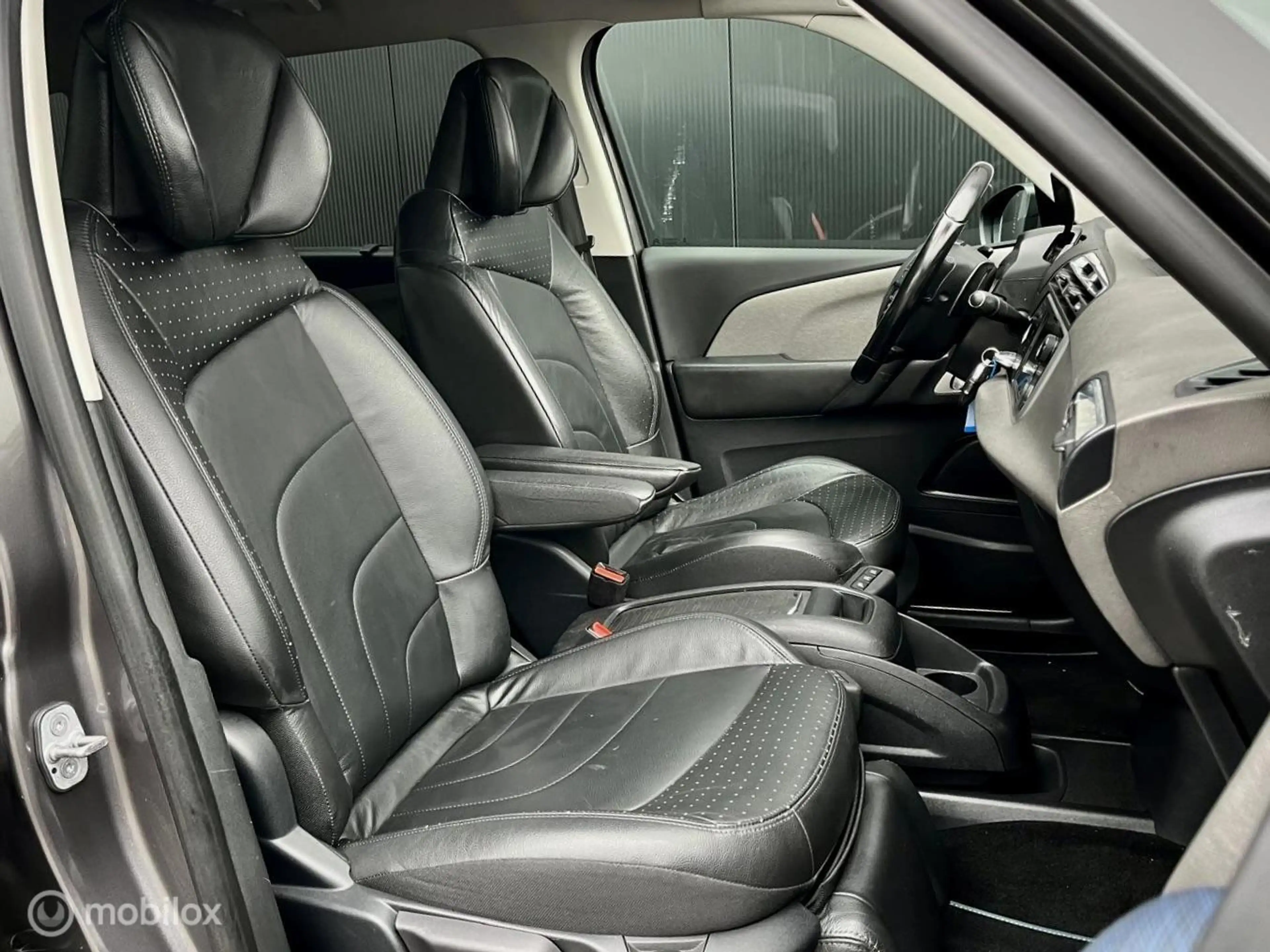 Citroen Grand C4 Picasso 1.2 PureTech Shine — photo 9