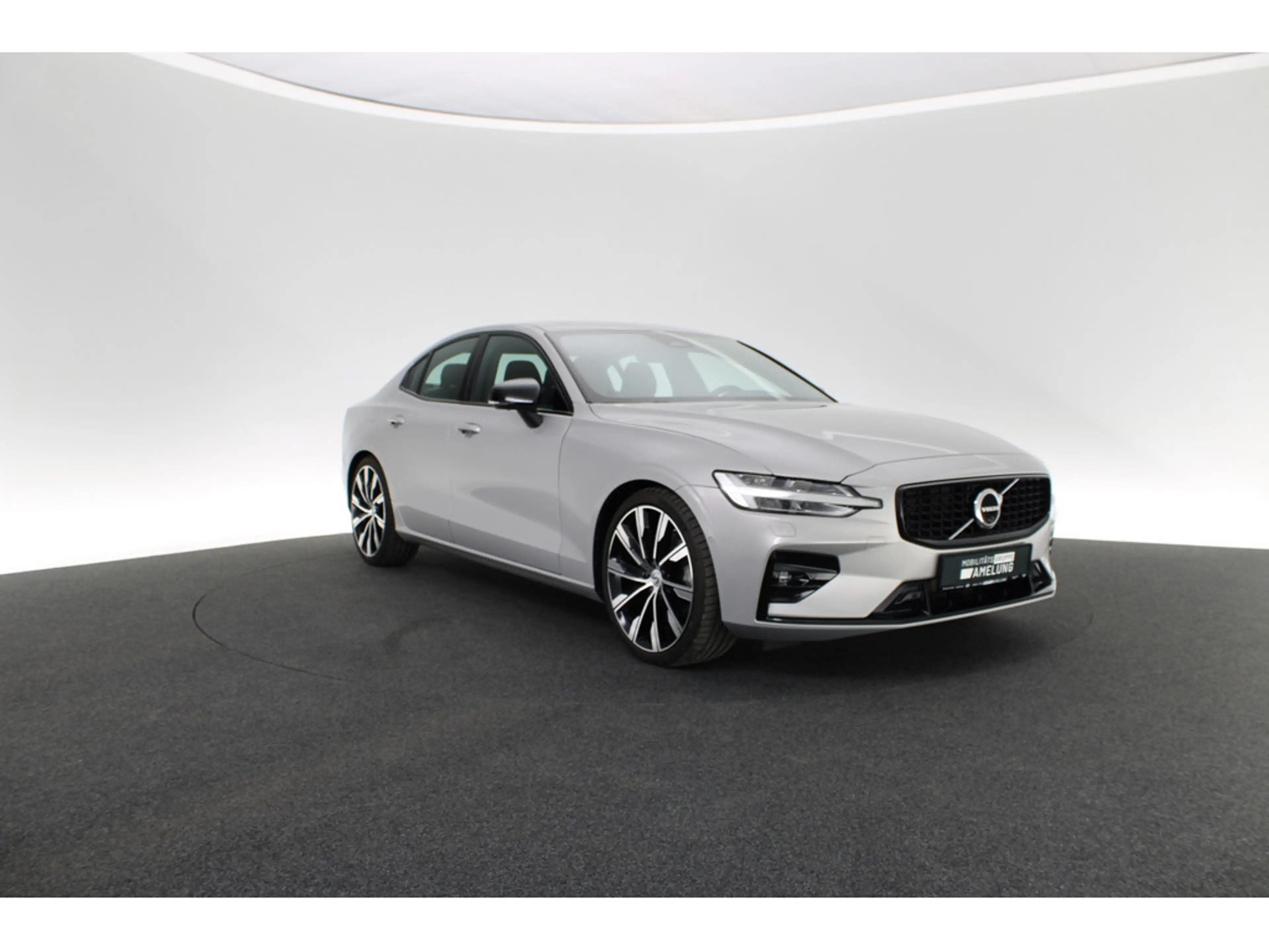 Volvo S60 2.0 Ultimate Dark AWD aus 1.Hand HUD LED — photo 9