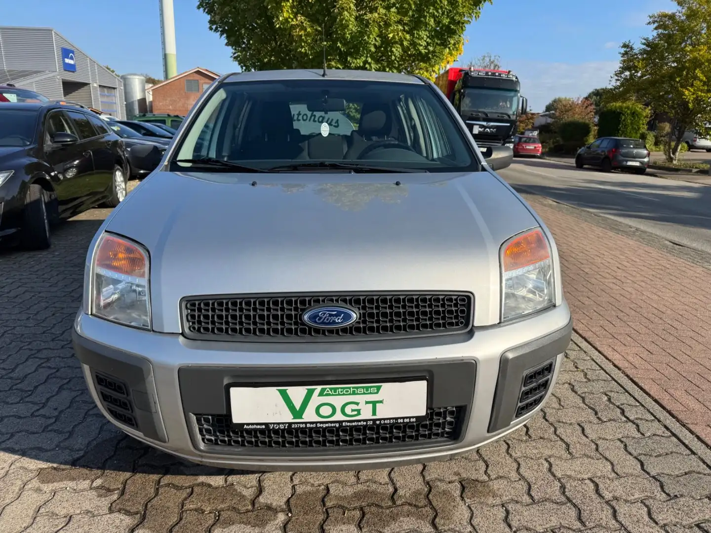 Ford Fusion Ambiente Klima Allwetterreifen Silber - 2