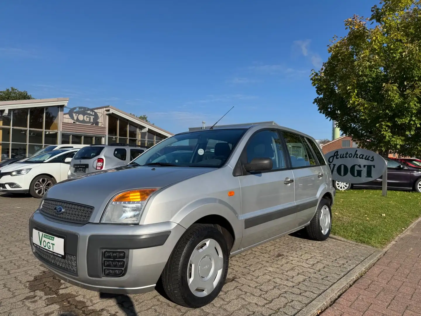 Ford Fusion Ambiente Klima Allwetterreifen Silber - 1