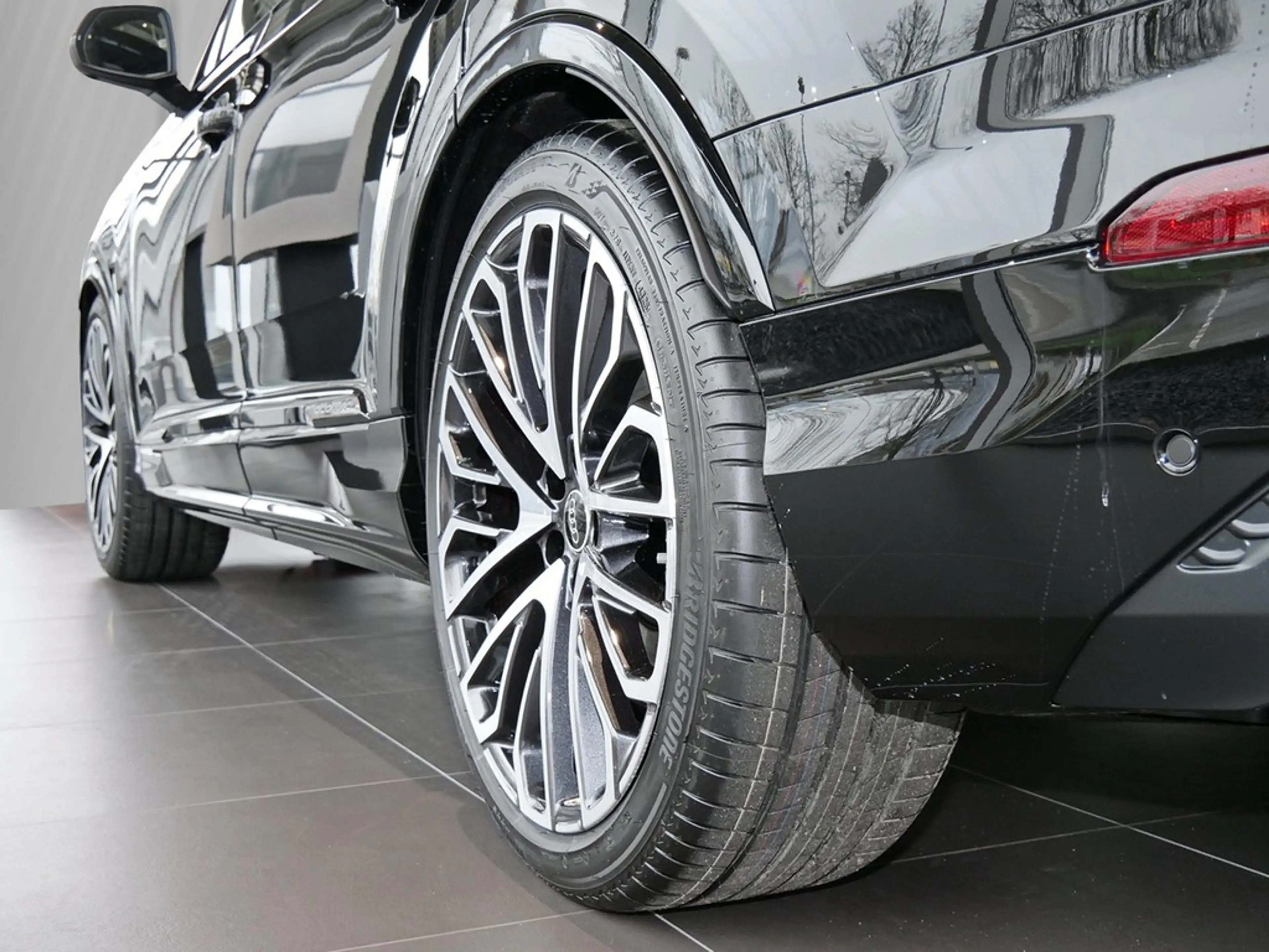 Audi Q7 SUV S line TDI quattro tiptronic 210 kW / 286 PS — photo 5