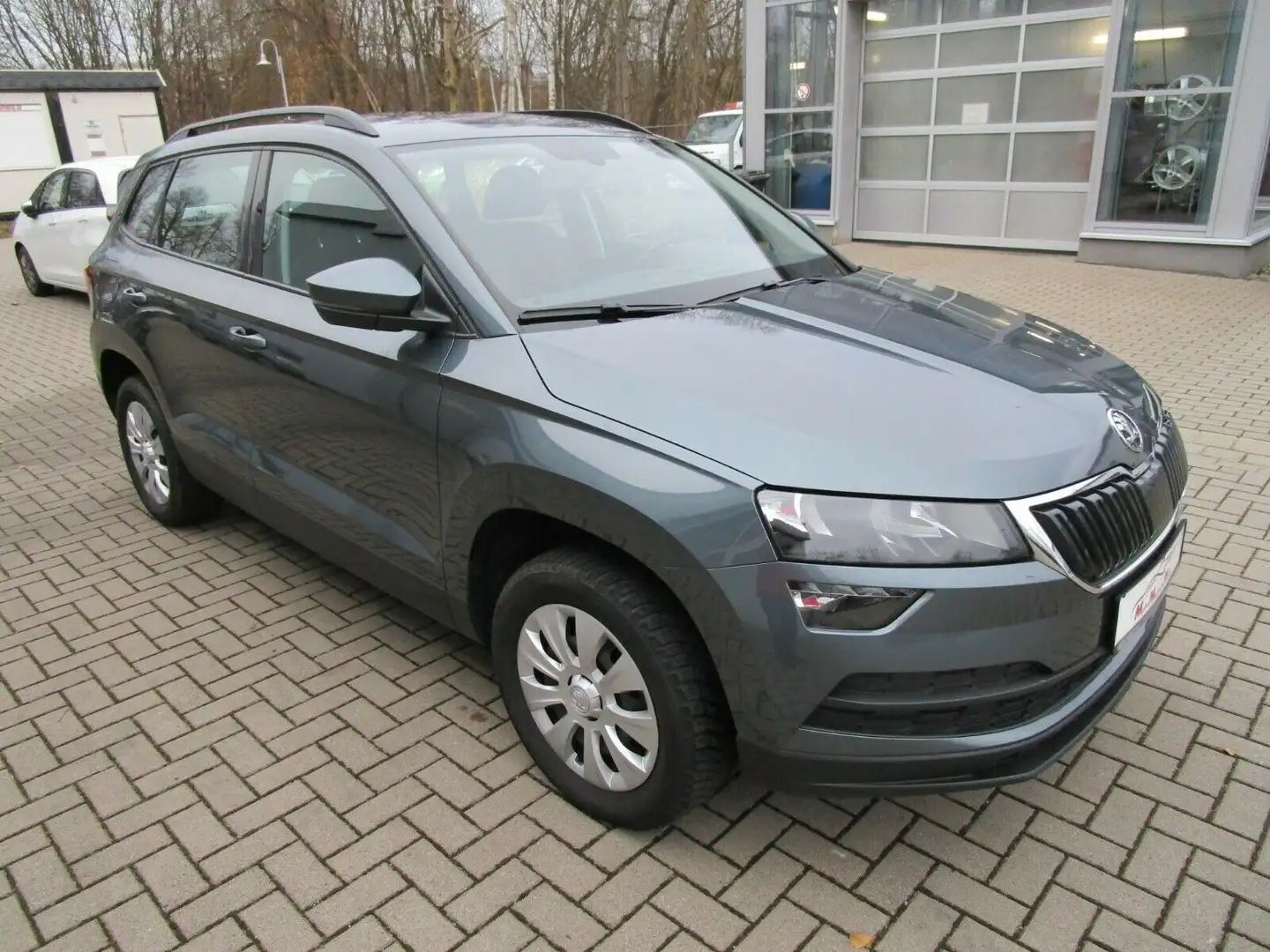 Skoda Karoq Active+WR Grau - 1