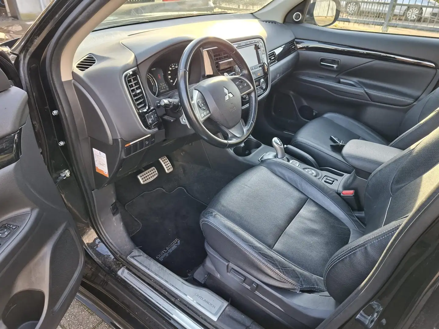 Mitsubishi Outlander 2.0 PHEV instyle - PANORAMADAK | LEER | NAVIGATIE Noir - 2