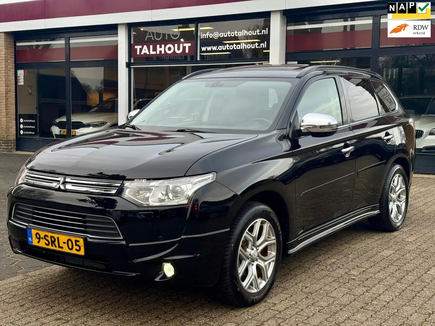 Mitsubishi Outlander 2.0 PHEV instyle - PANORAMADAK | LEER | NAVIGATIE Schwarz - 1