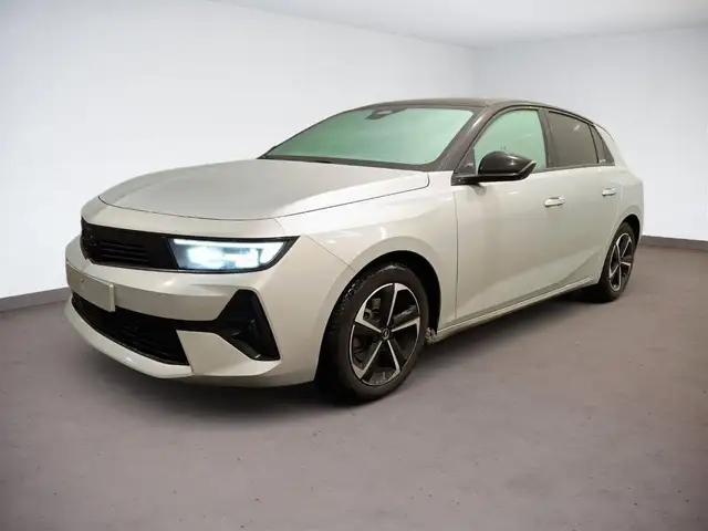 Opel Astra view 6