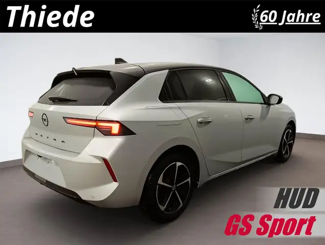 Opel Astra main image