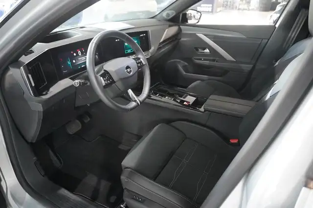 Opel Astra view 14