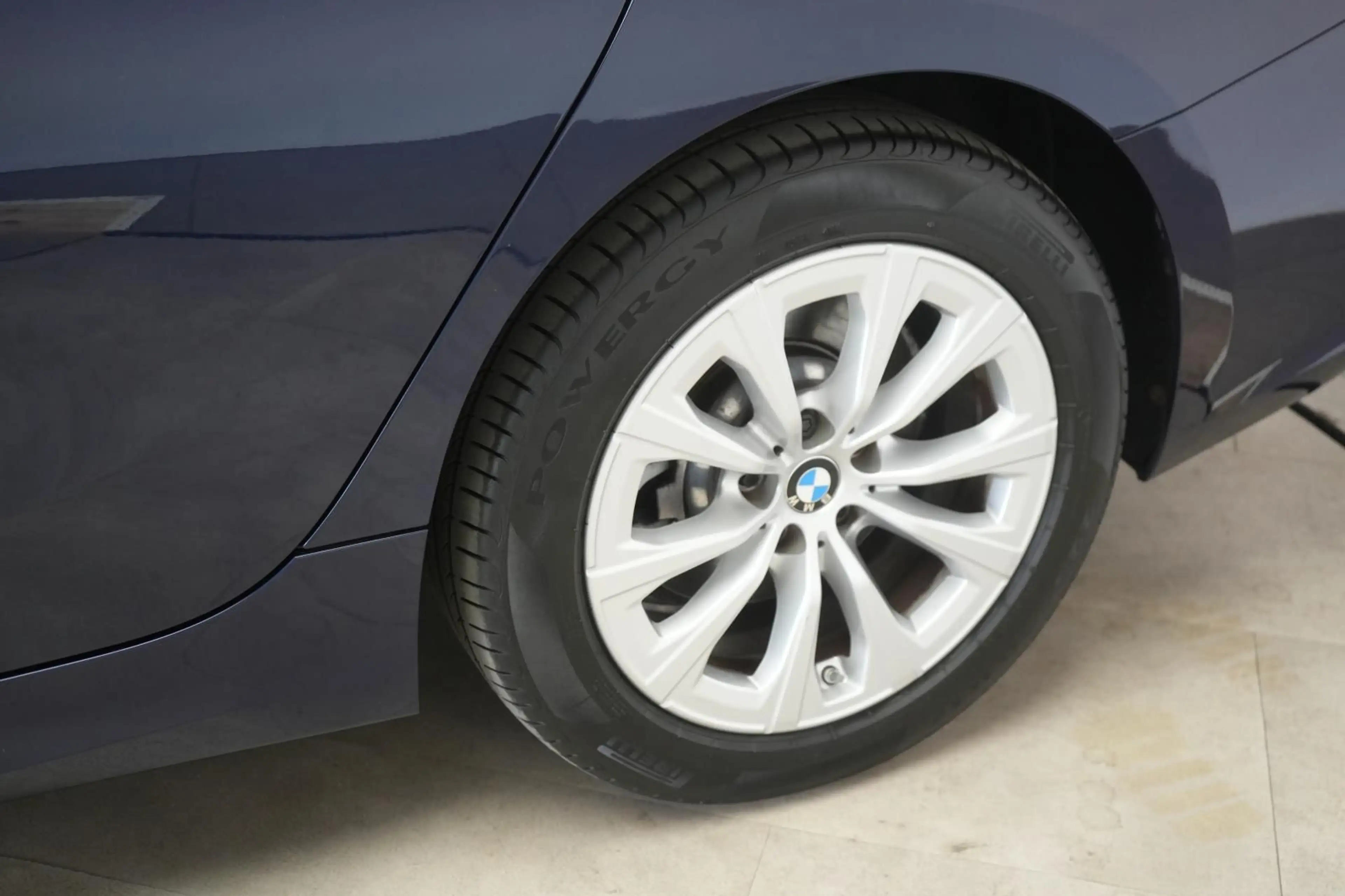BMW 330 e Touring Advantage CarPlay/AHK/Virtual/Lane — photo 13
