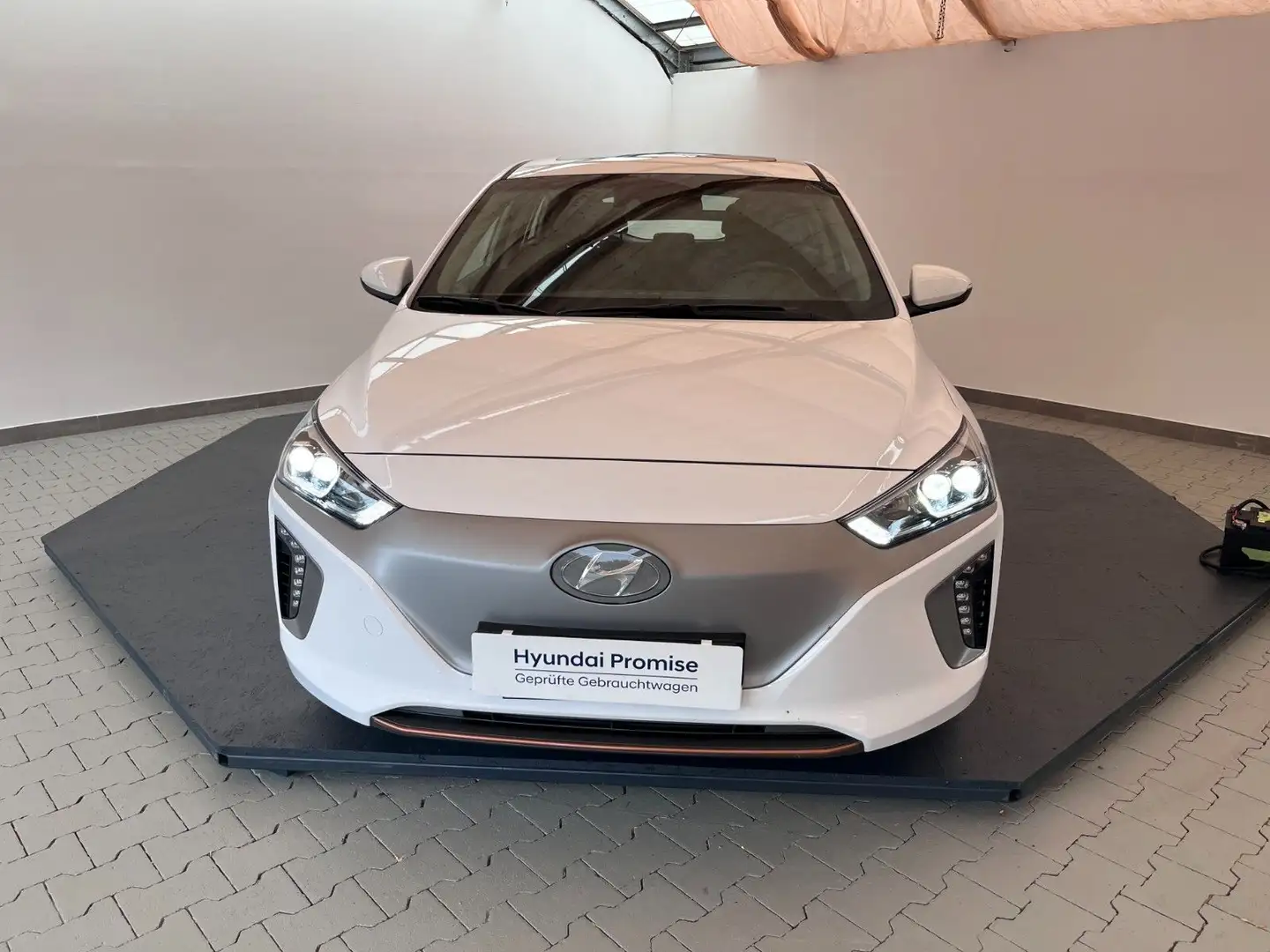 Hyundai IONIQ Ioniq Style Elektro Weiß - 1