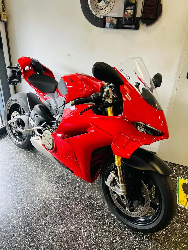 Ducati Panigale V4 S